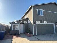 Building Photo - Newly renovated three bedroom duplex in Soledad