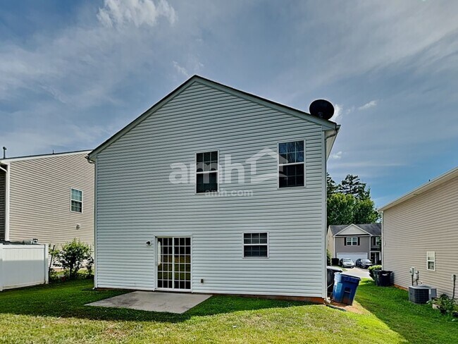 Building Photo - 9624 Eagle Feathers Dr