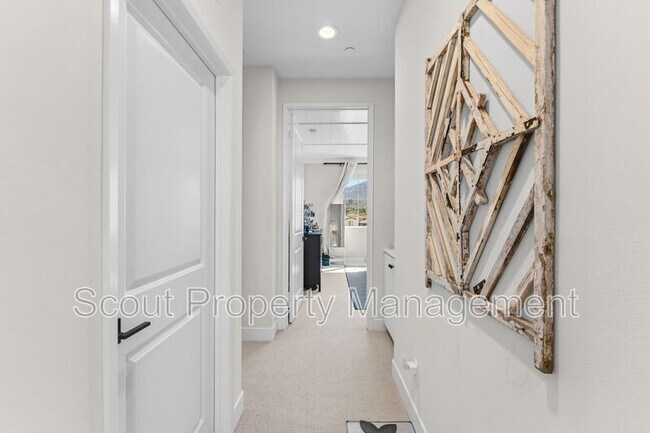 Building Photo - 45781 Via Nubes