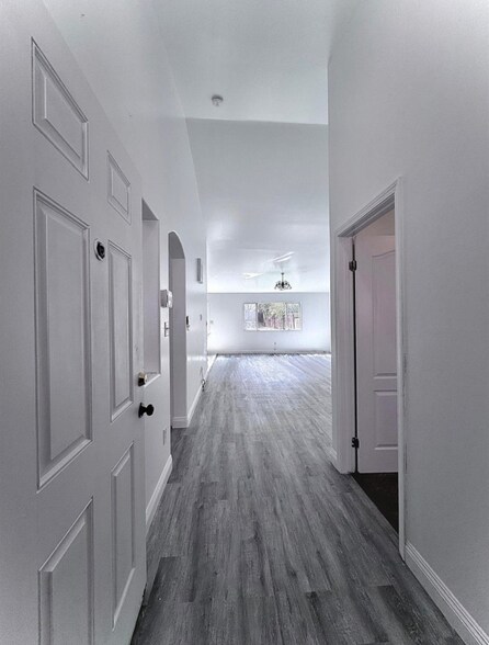 Building Photo - 7111 Santana Sun Dr