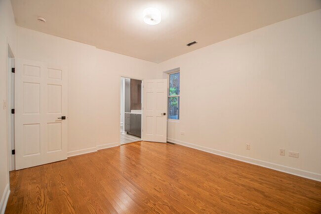 Building Photo - 2221 W Charleston St