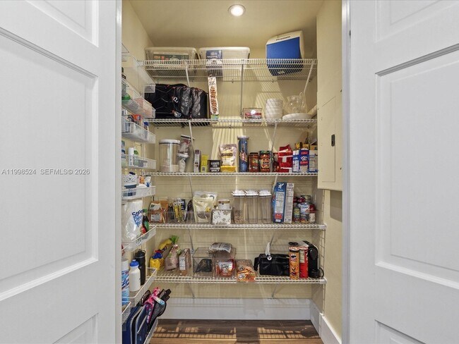 Building Photo - 2648 NE 26th Ave