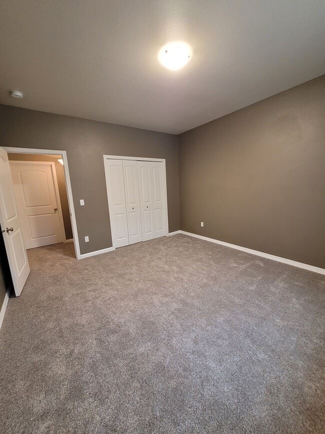 Building Photo - Well Maintained Family Home in Clarkston Heights