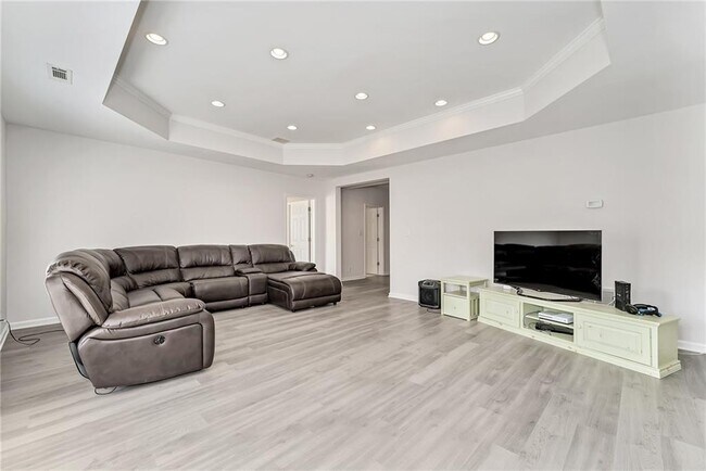 Building Photo - 870 Longstone Landing