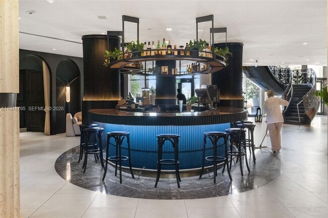 Building Photo - 1100 West Ave