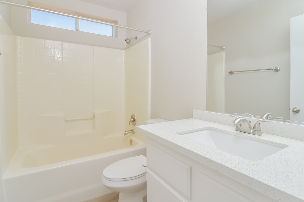Building Photo - 674 Pacific Cascades Dr