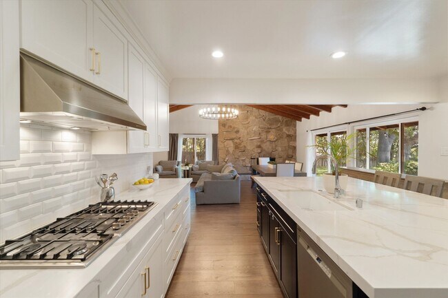 Building Photo - La Canada 4-Bedroom Home | Large Lot, Updated Kitchen, EV Charger