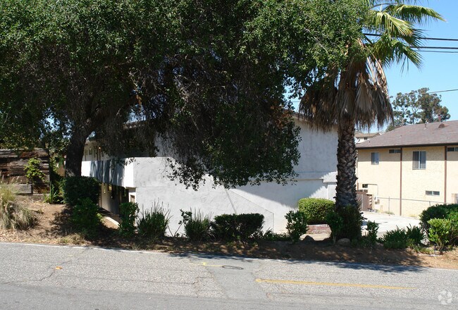 Building Photo - Hillside Manor