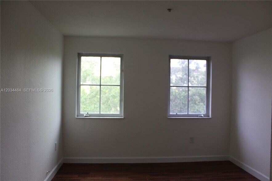 Building Photo - 4445 SW 160th Ave