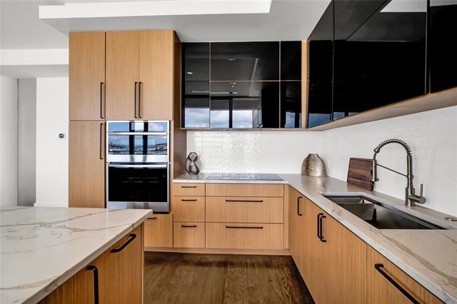 Building Photo - 2408 Victory Park Ln