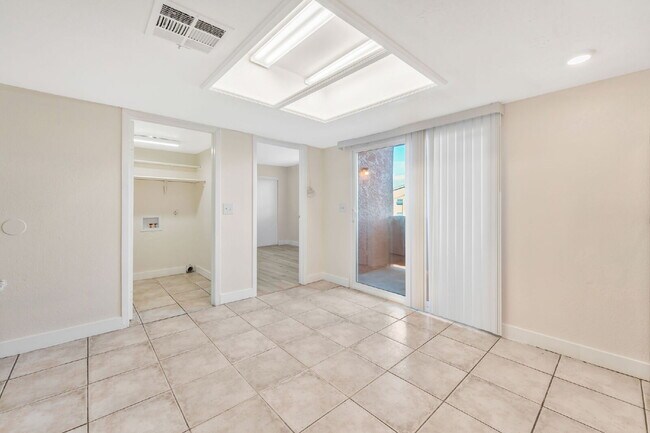 Building Photo - FULLY REMODELED UPSTAIRS CONDO | 3 BEDROOM | GRANITE COUNTERS | LAKE MEAD & JONES