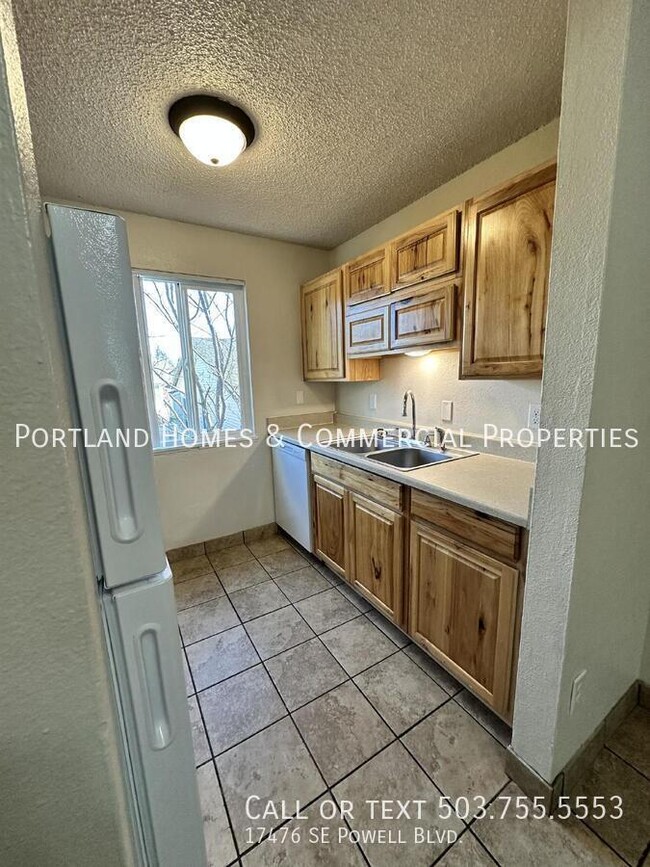 Building Photo - 3 - Bedroom Apartment, Upstairs, Near Tran...