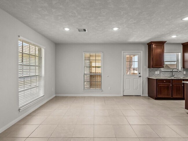Building Photo - 3320 Pedregal Rd