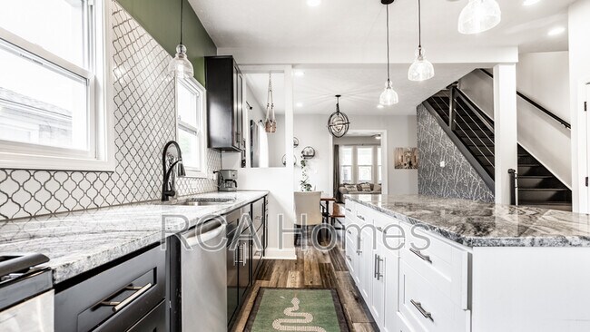 Building Photo - 1547 Hoyt Ave