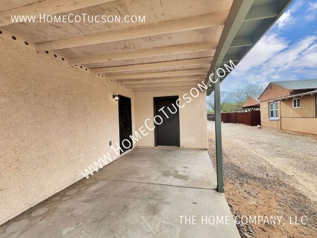 Building Photo - 2525 N Fair Oaks Ave