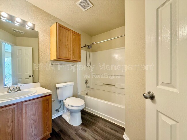 Building Photo - 9011 Timber Hunt