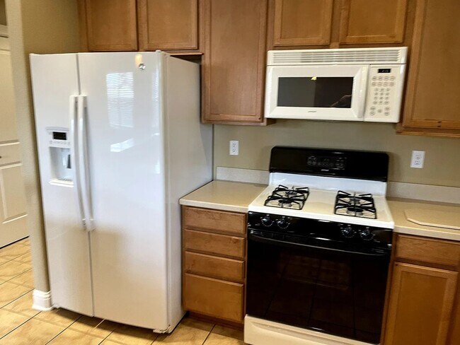 Building Photo - MOVE IN SPECIAL $500 OFF FIRST MONTHS RENT