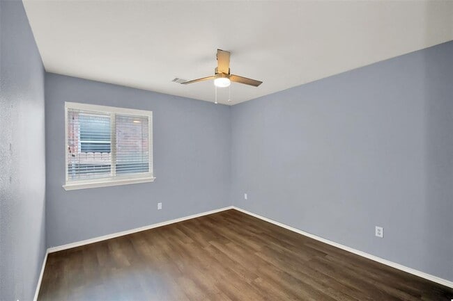Building Photo - 3423 Sandy Koufax Ln