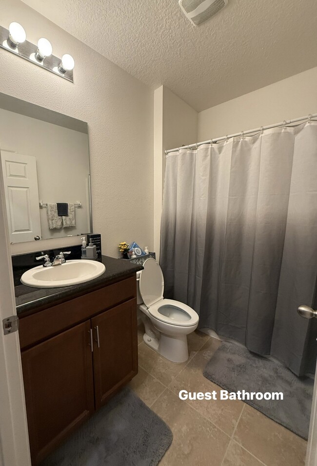 Building Photo - 1495 Lexington Square SW