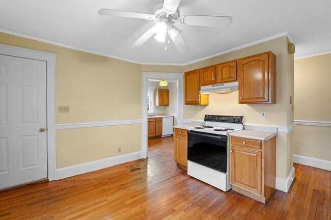 Building Photo - 38 Raymond Rd