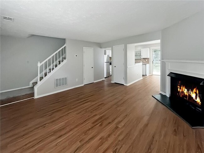 Building Photo - 5749 Wells Cir