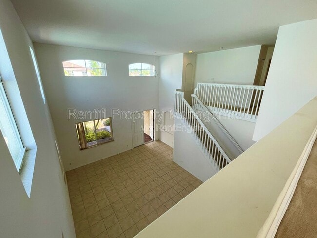 Building Photo - 17038 Tremont St