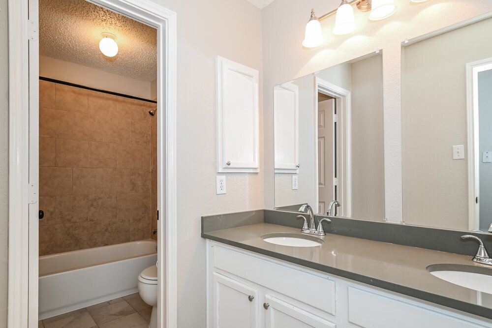 Building Photo - 5717 San Marino Dr