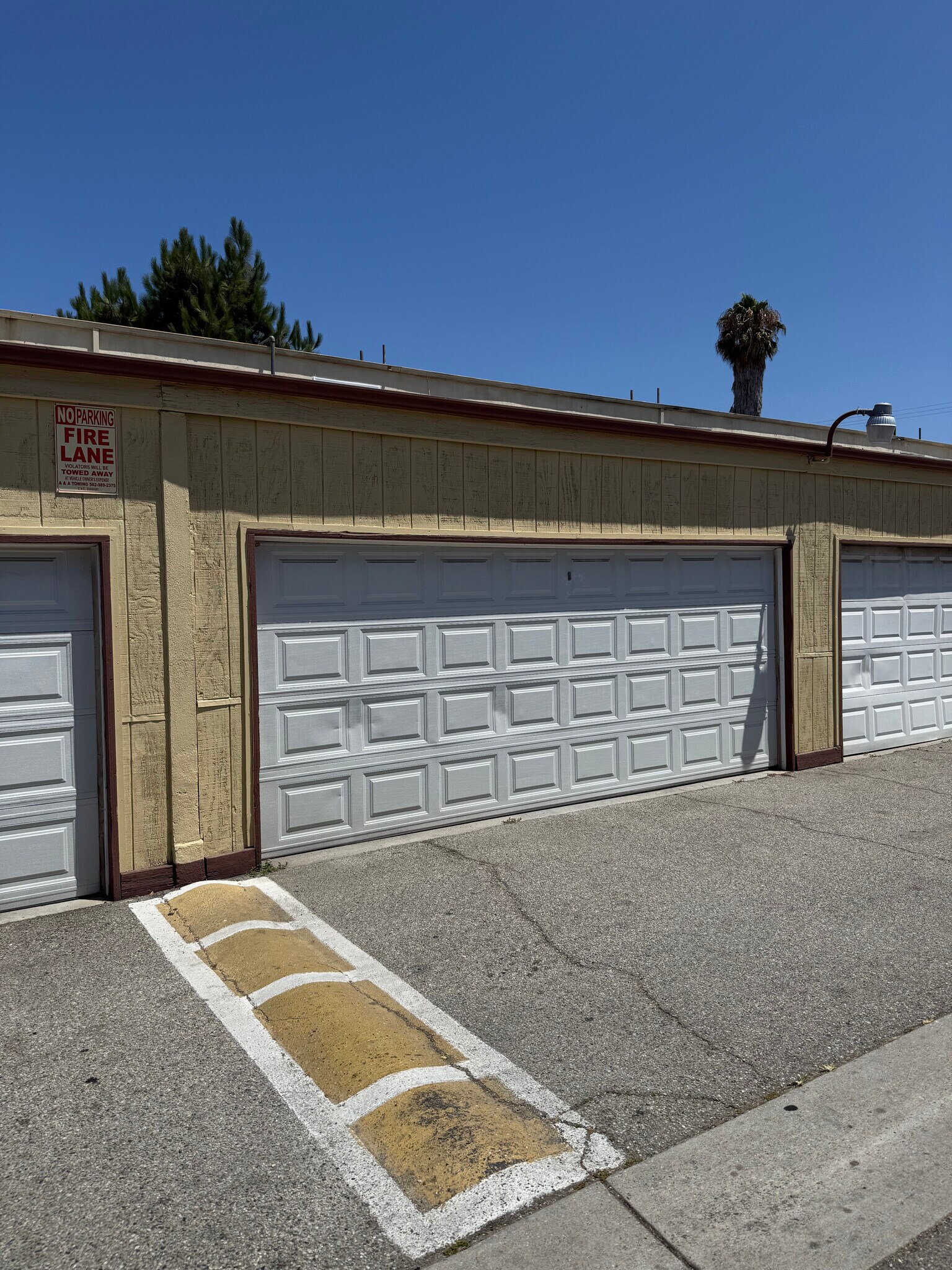 Garage - 4700 Clair Del Ave