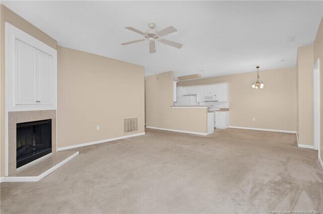 Building Photo - 3BD 2Bath Condo