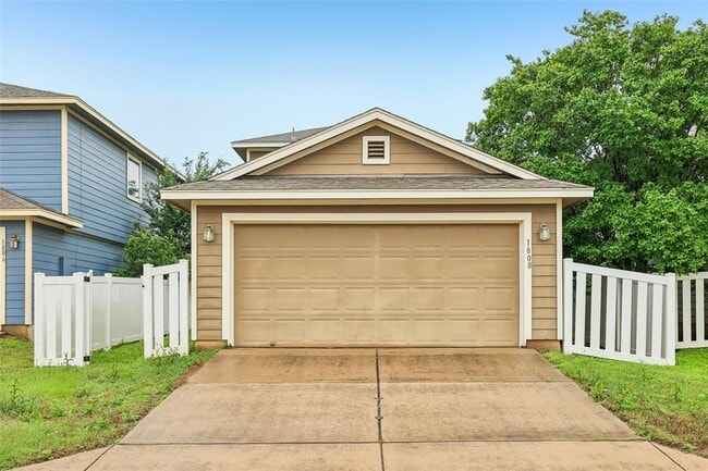 Building Photo - 1808 Enchanted Rock Dr