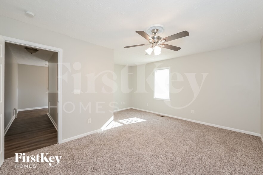 Building Photo - 5217 Central Dr