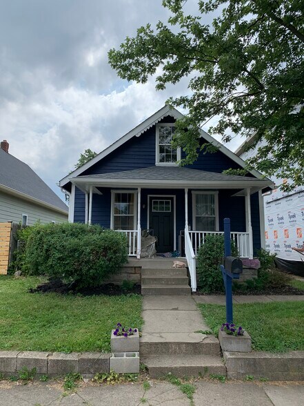 Primary Photo - 1151 S Randolph St