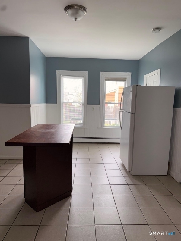 Building Photo - 715 Noble Ave