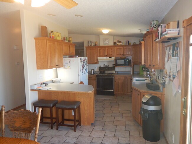 Building Photo - 35270 W Walker Rd