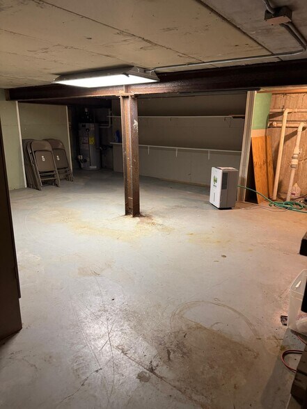 Building Photo - 533 East St
