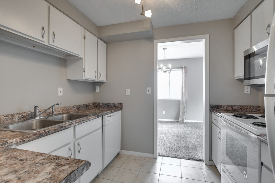 Building Photo - 500 S 37th St