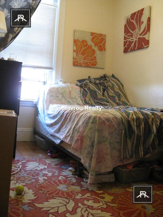 Building Photo - 3 bedroom in Brookline MA 02445