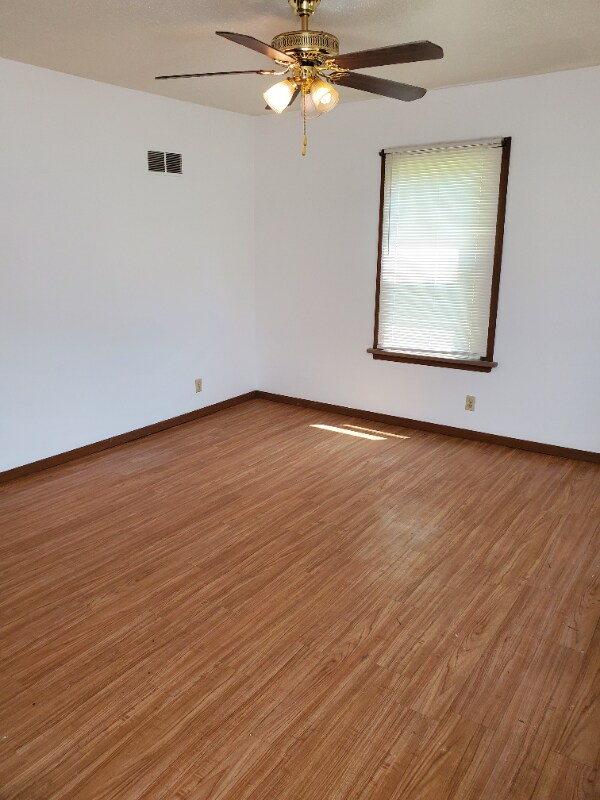 Building Photo - 2908 Endicott Ave