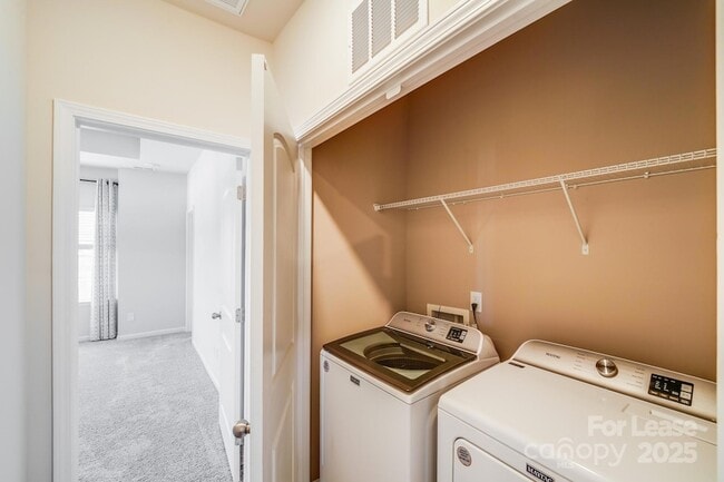 Building Photo - 10013 Hemingway Pl