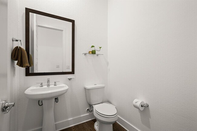 Building Photo - 6013 Florencia Ln