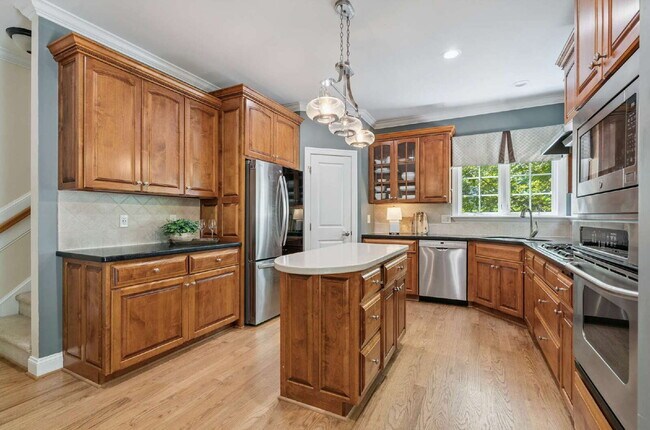 Building Photo - 4 Bed/3 Full Bath Furnished Home in Cary!