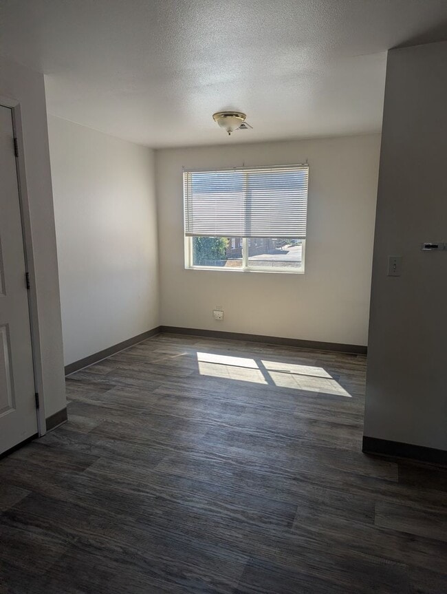 Interior Photo - 668J
