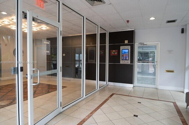 Building Photo - 800 N Miami Ave