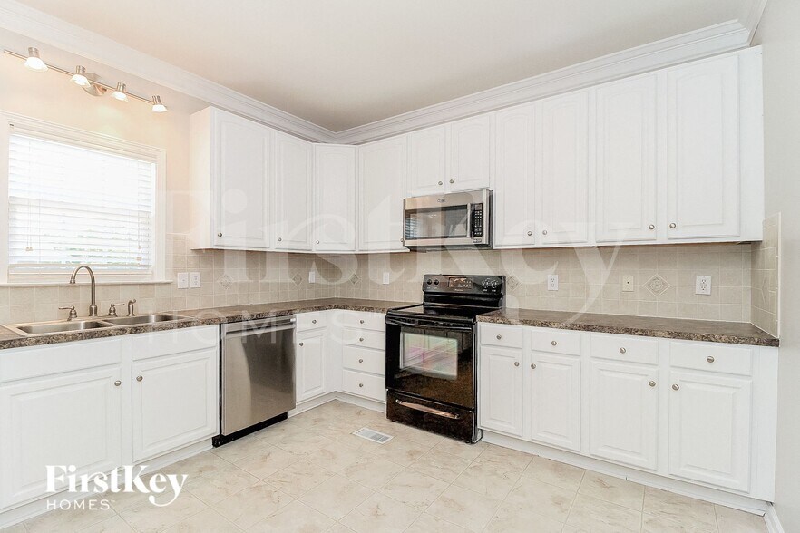 Building Photo - 5320 Graycliff Ln