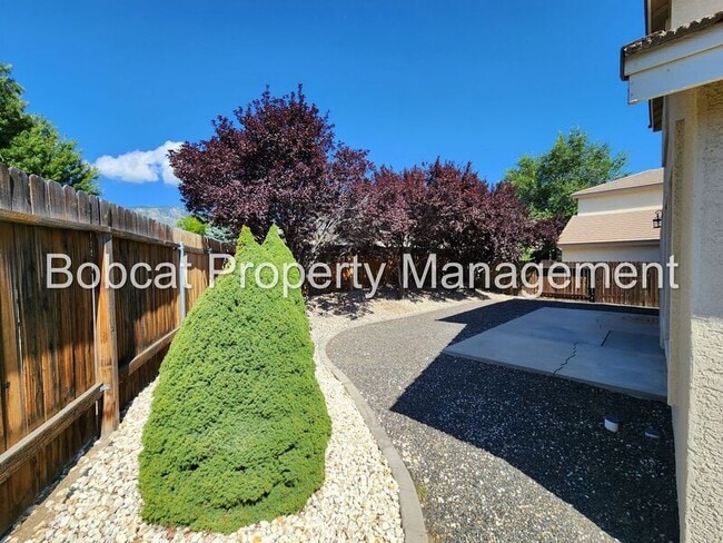 Building Photo - 1240 Flintwood Dr