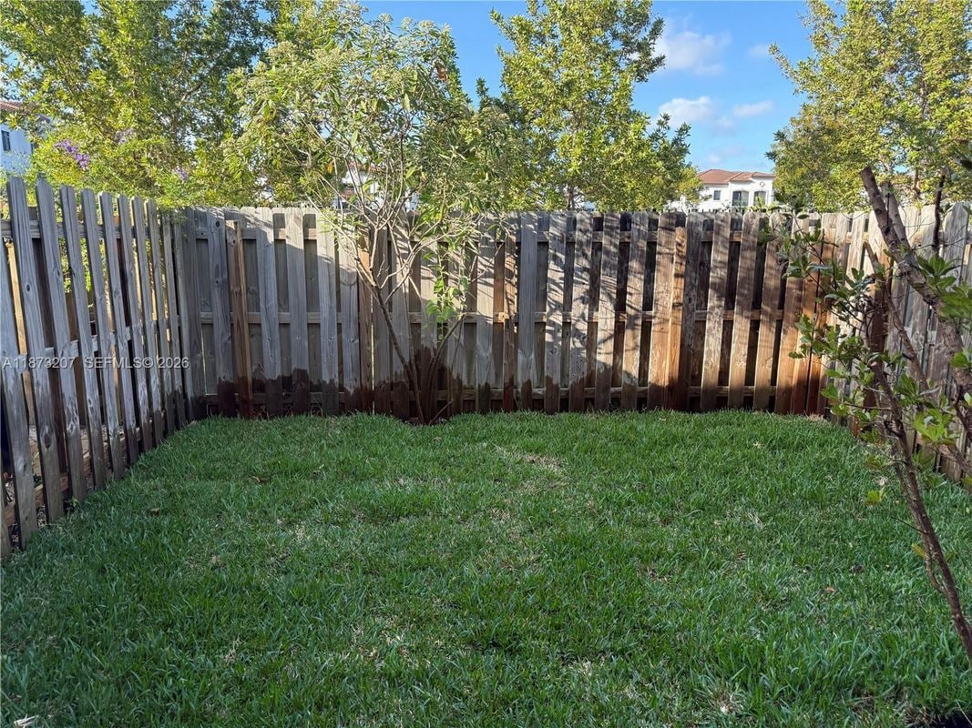 Building Photo - 607 NE 208th Terrace