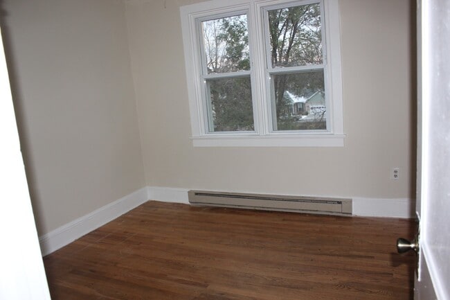 Building Photo - Two Bedroom Apartment for Rent