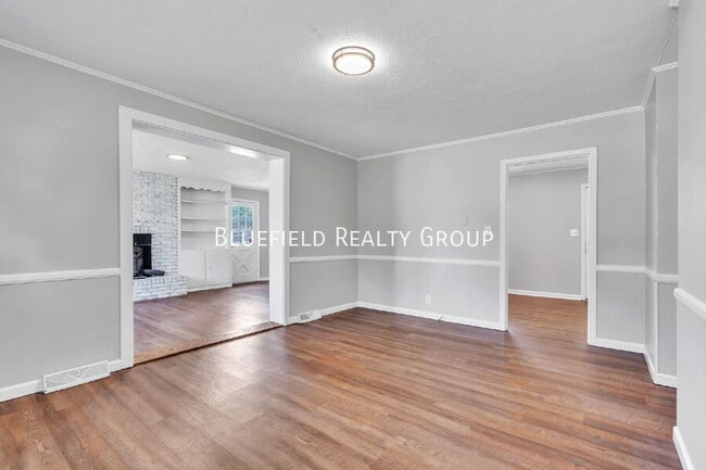 Building Photo - 107 River Rd Cir-
