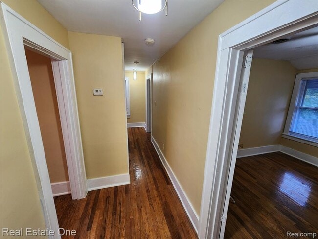 Building Photo - 400 Stratford Rd