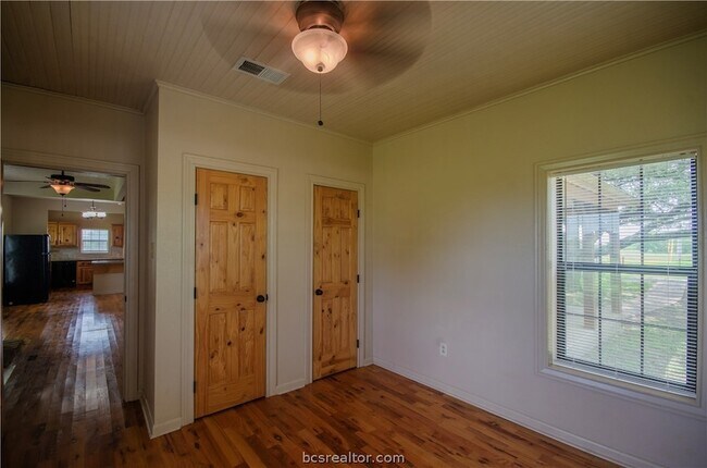 Building Photo - 9852 FM1179